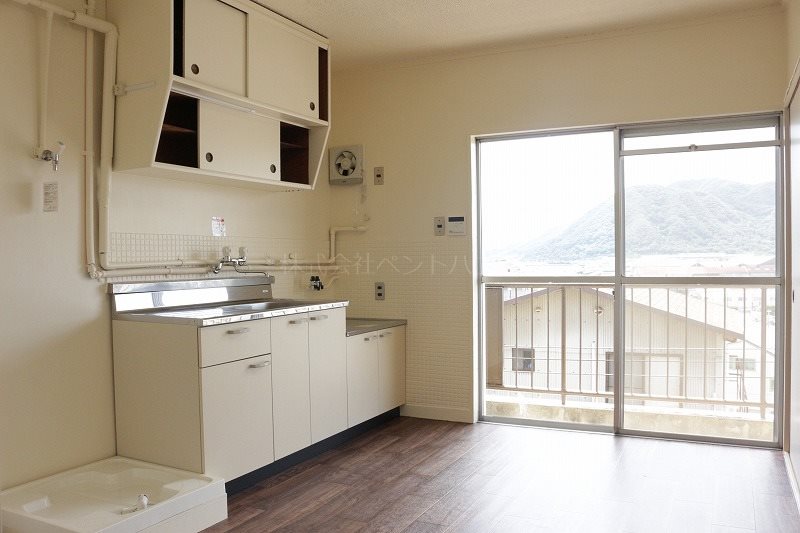 ヴィラナリー三原 リビング