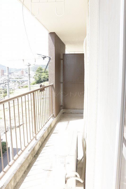 ヴィラナリー三原 ベランダ