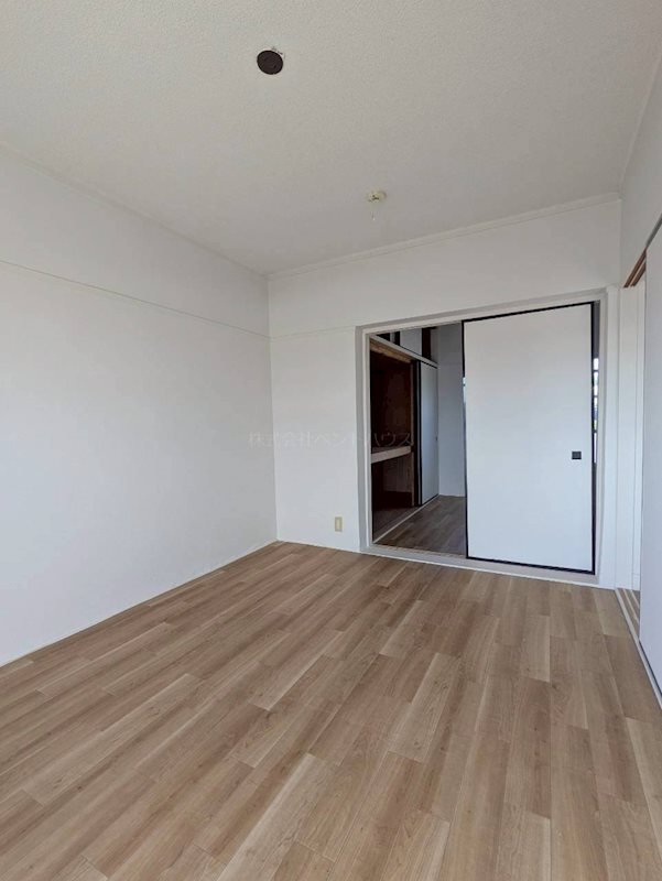 ヴィラナリー津 ベッドルーム