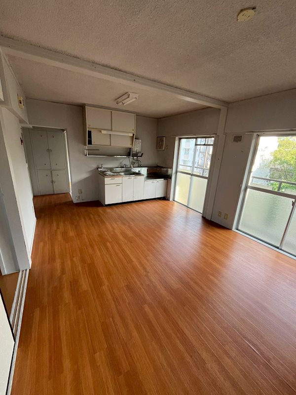 ヴィラナリー中間第二 リビング