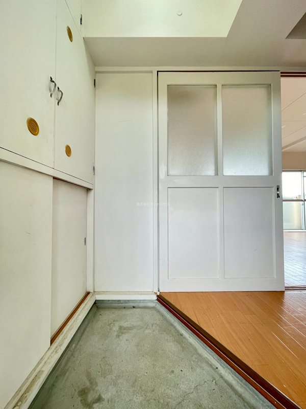 ヴィラナリー菅内 玄関