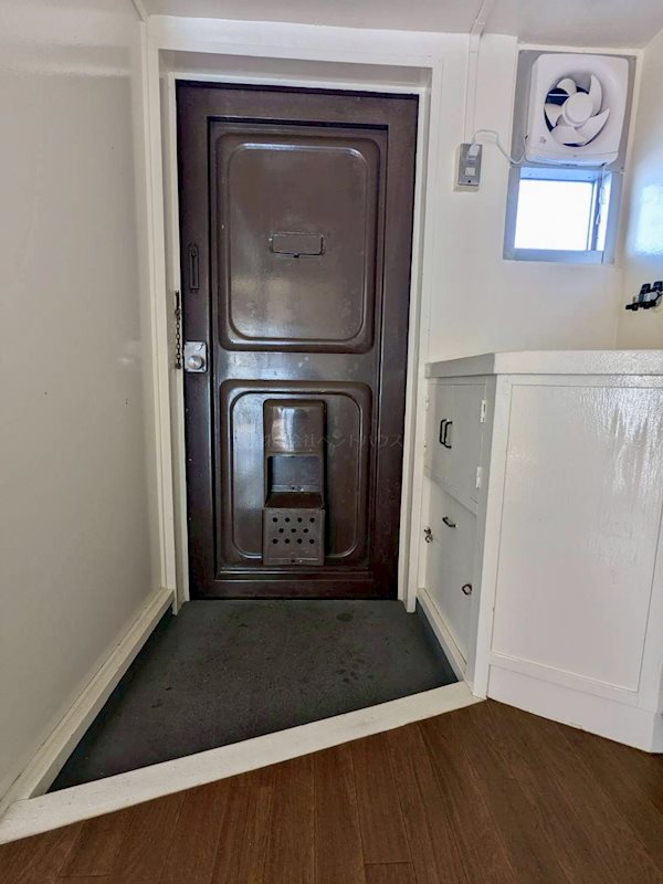 ヴィラナリー児島 玄関