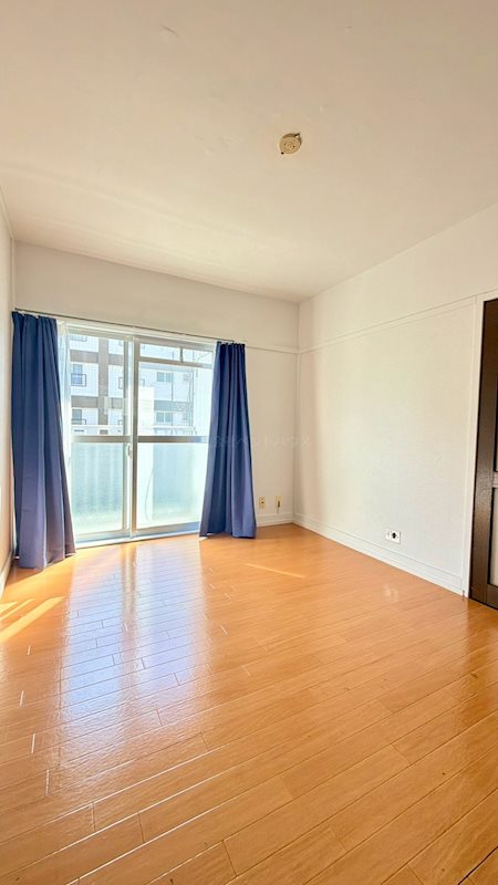 ヴィラナリー折戸 リビング