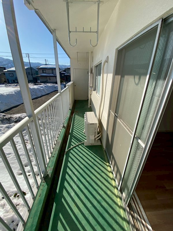 ヴィラナリー上越Ⅱ ベランダ