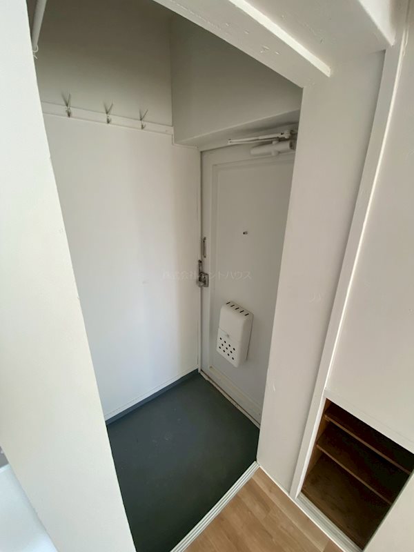 ヴィラナリー上越Ⅱ 玄関