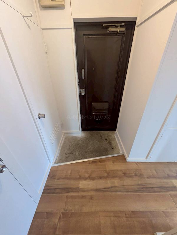 ヴィラナリー芦別Ⅱ 玄関