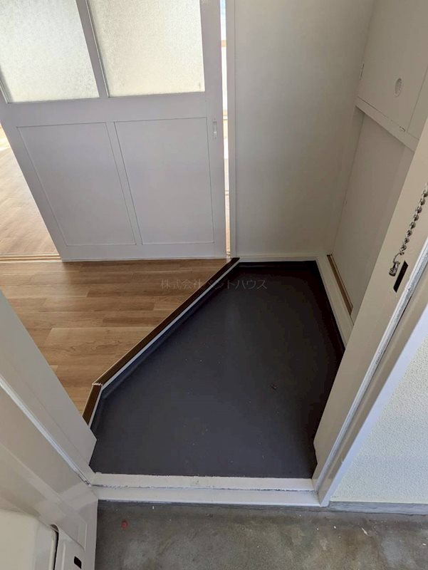 ヴィラナリー三良坂 玄関