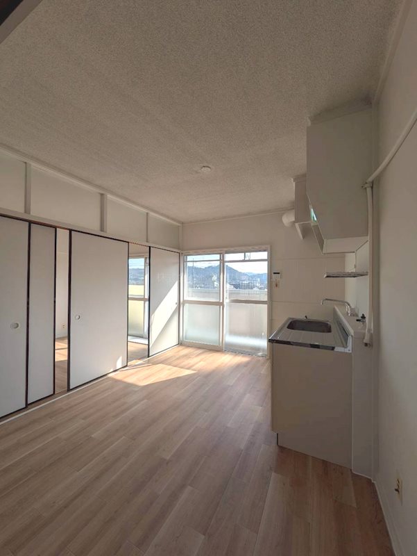 ヴィラナリー三良坂 リビング