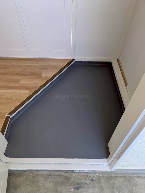 ヴィラナリー三良坂 玄関