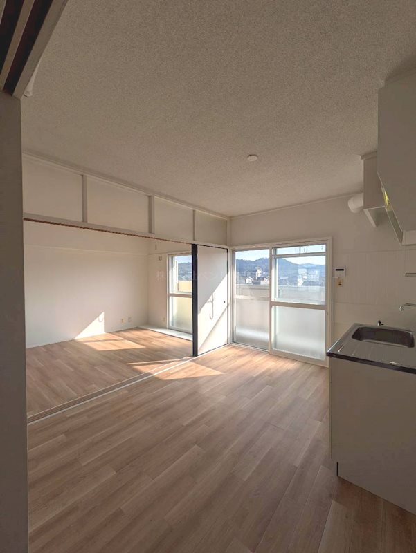 ヴィラナリー三良坂 リビング