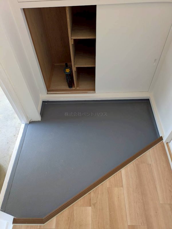 ヴィラナリー三良坂 玄関