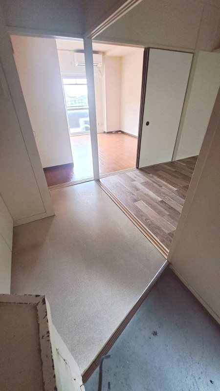 ヴィラナリー雲雀ヶ丘 玄関