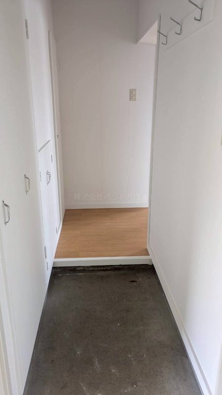 ヴィラナリー旭川Ⅱ503号棟 玄関