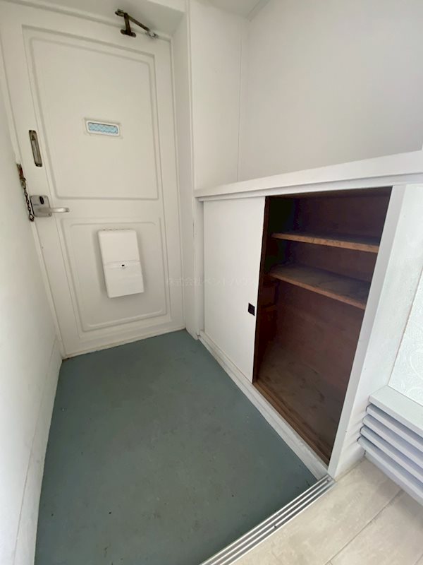 ヴィラナリー新発田 玄関