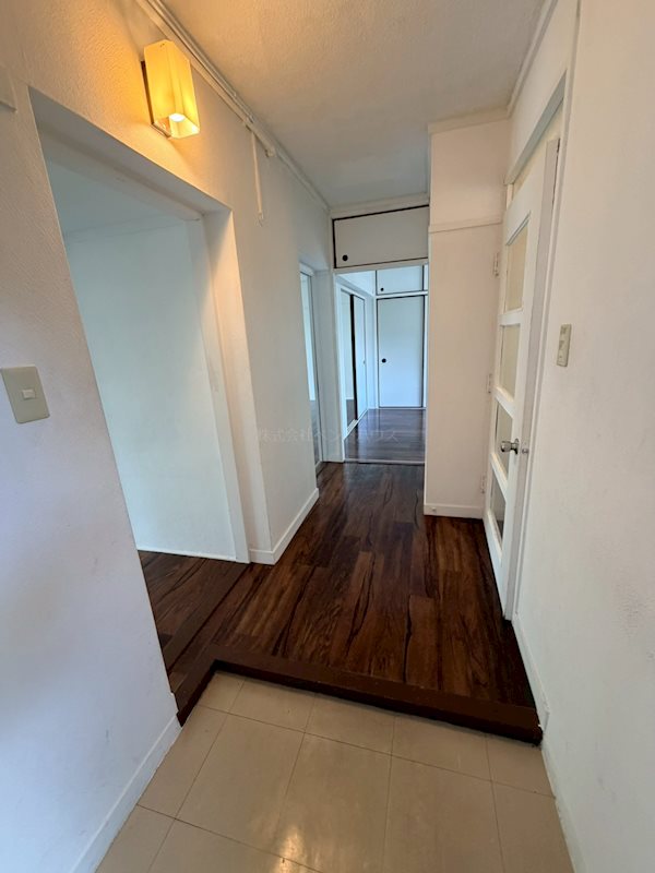 ヴィラナリー屋島 玄関