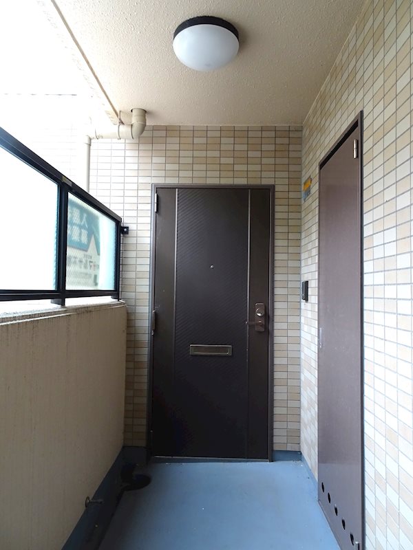 フェニックスハイツ中西 玄関