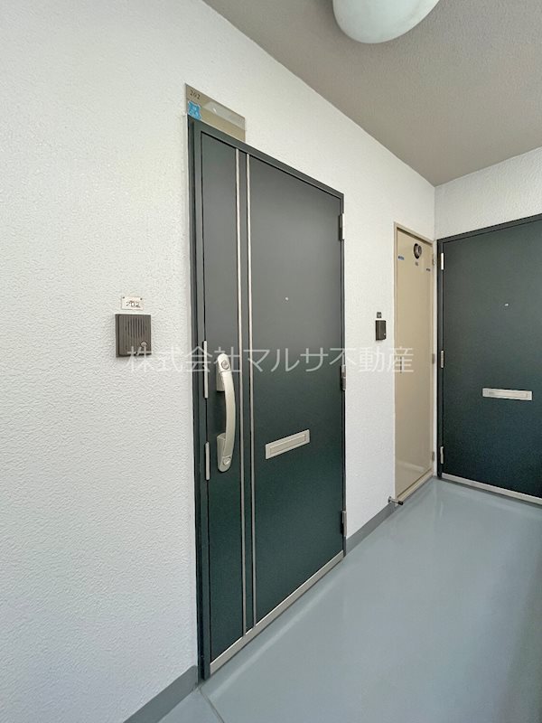 メゾン北長狭 玄関