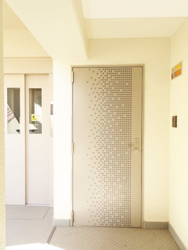 サン・ライフ 玄関