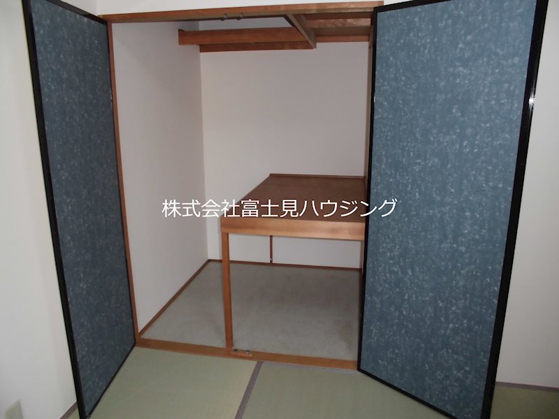 エランヴィタル新中野 収納