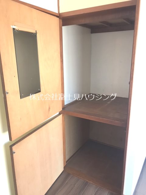 丸共ハイツ 収納