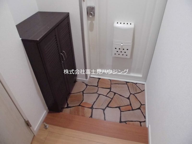 金城共同マンション 玄関