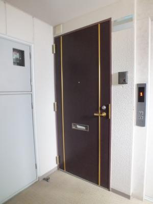 エリーゼ吉野ビル 玄関