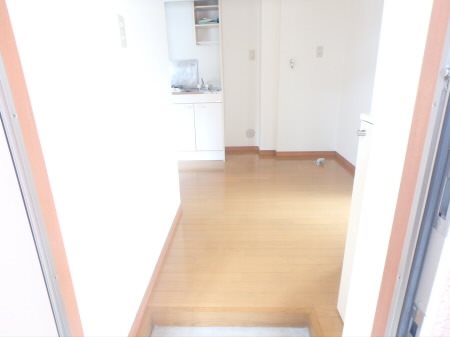 シャトル聖つつじヶ丘 玄関