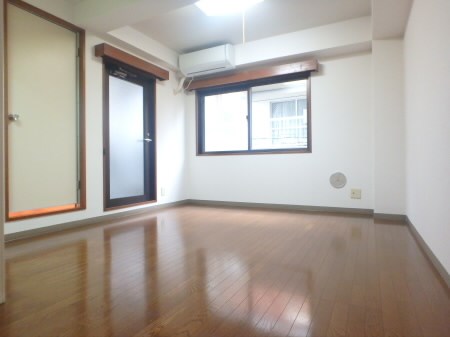 MKビル ベッドルーム