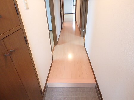 成城七番館（定借再契約型） 玄関