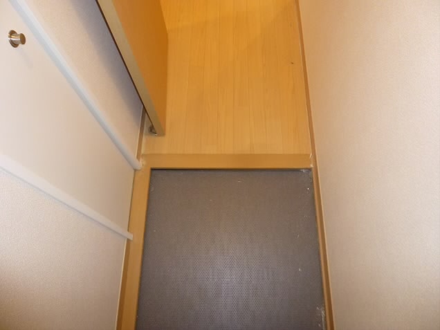 メゾンヌーボ 玄関