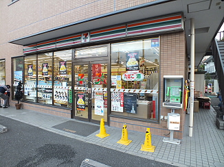 メゾンヌーボ コンビニ