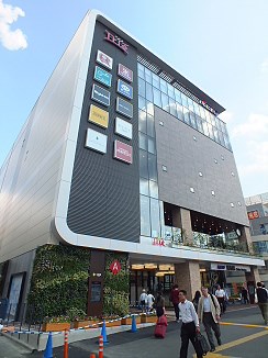 メゾンヌーボ ショッピング施設