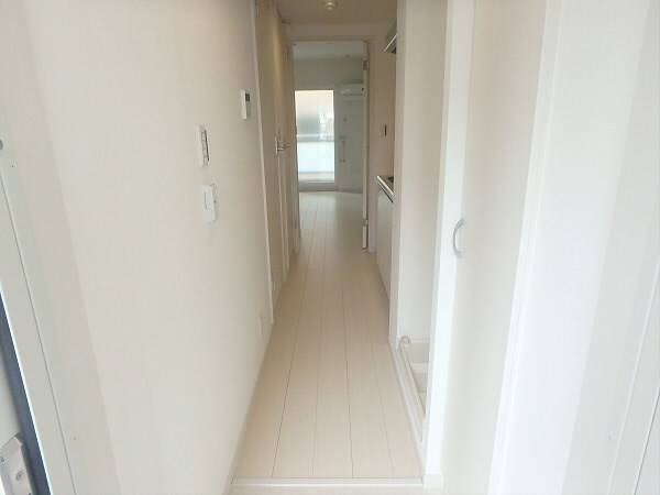 リブリ・国領 玄関