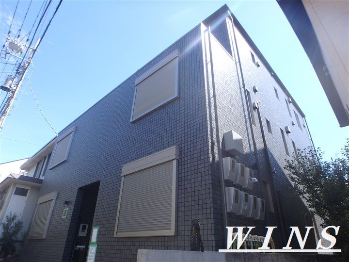 プラス・ネオン 外観