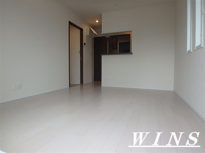 プラス・ネオン リビング