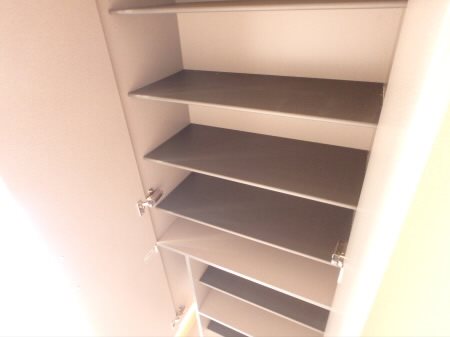 アゼリアテラス 玄関