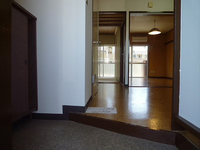 第二寿々盛マンション（定借3年） 玄関