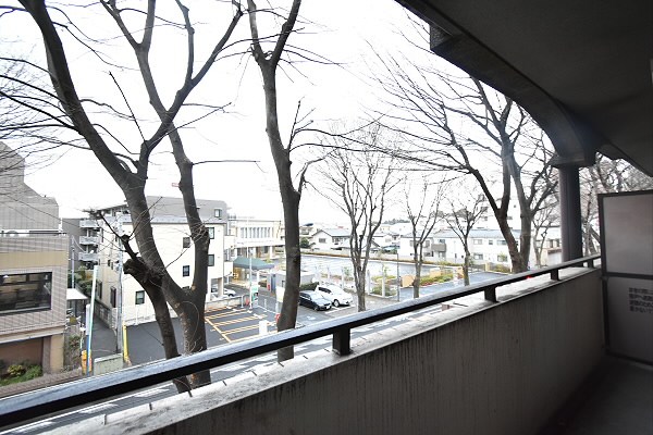 東京都調布市西つつじケ丘３丁目 ベランダ