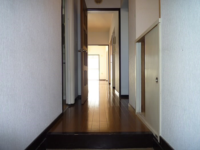 ボナールヒルズB館 玄関
