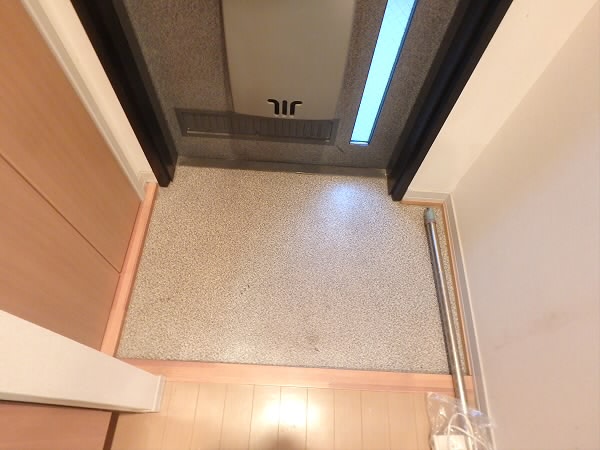 サンテボヌール 玄関