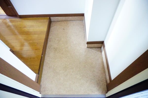 ワービル給田 玄関