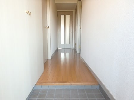 ヴィラアライ７ 玄関