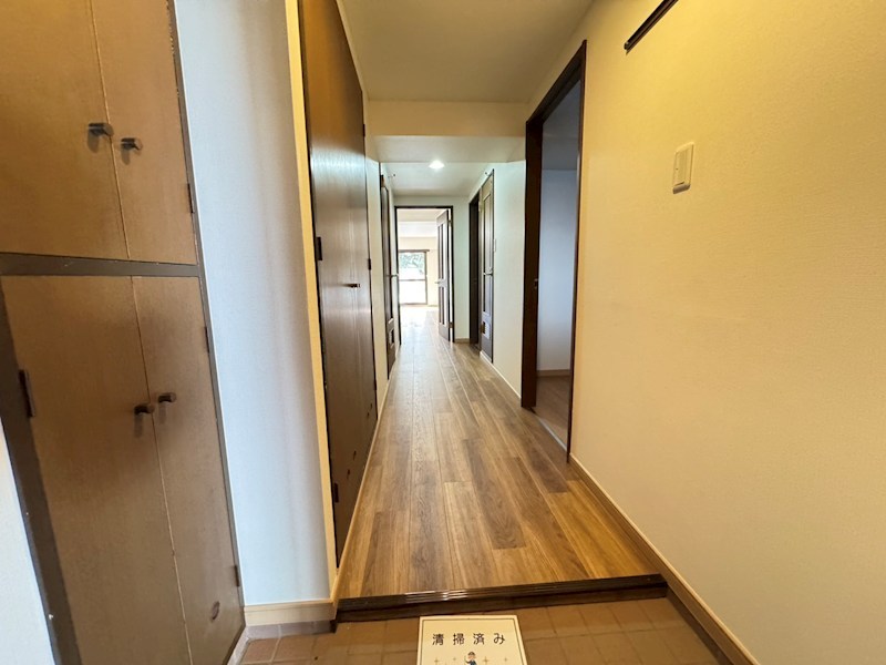 エルパラドール 玄関