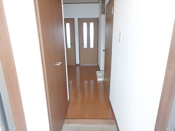 ハイムのばら 玄関