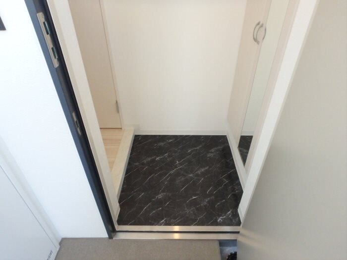 フェリーチェ国領 玄関