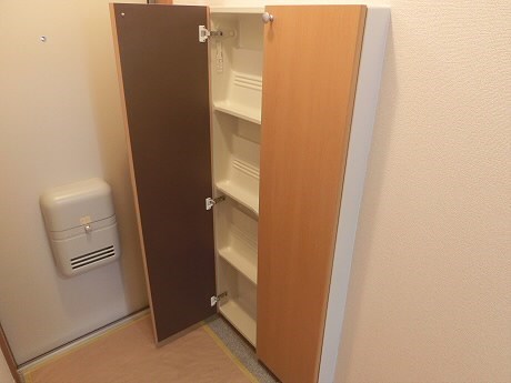 サニーコートマルヤマ 玄関