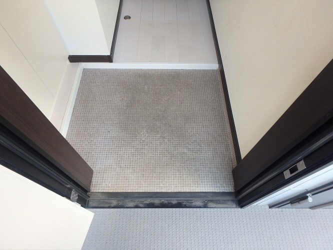 カトルセゾン調布 玄関