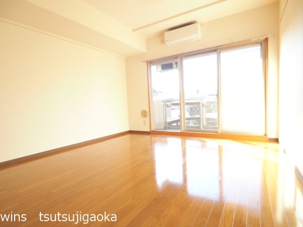 メルヴェーユ調布　 リビング