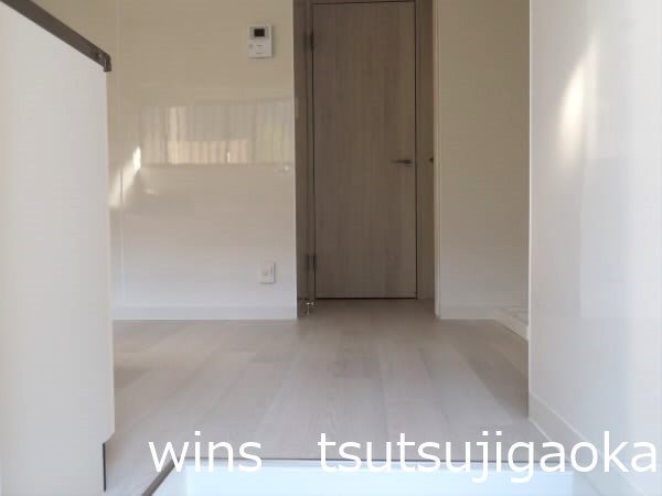 メゾン田辺 玄関