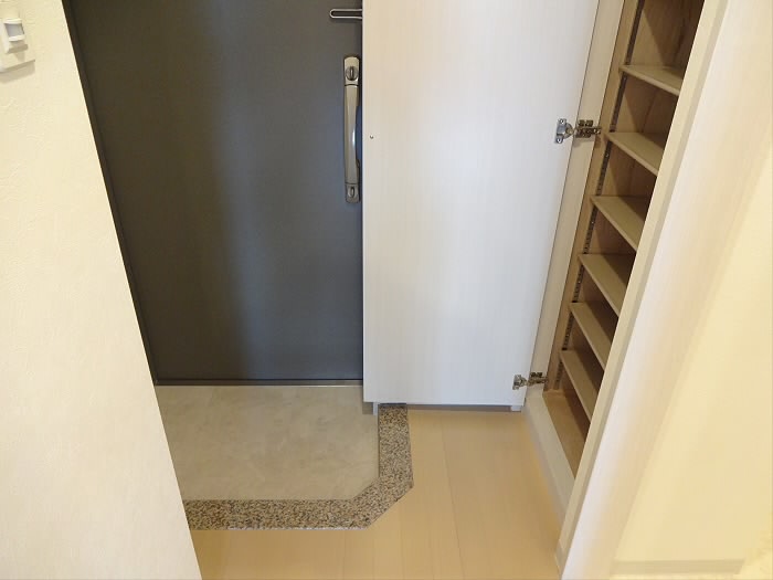 N&amp;#39;sアパートメント 玄関